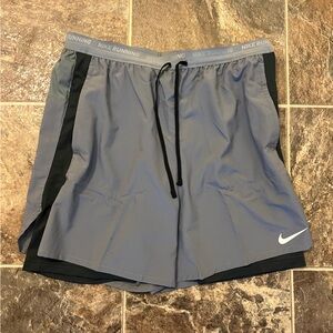 Nike Stride Men’s 5in Hybrid Running Shorts